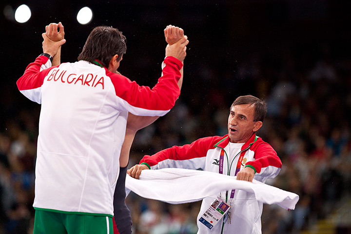 Greco Roman wrestling: The Bulgarian coaching staff cool off Aleksandar Stoyanov Kostadinov 