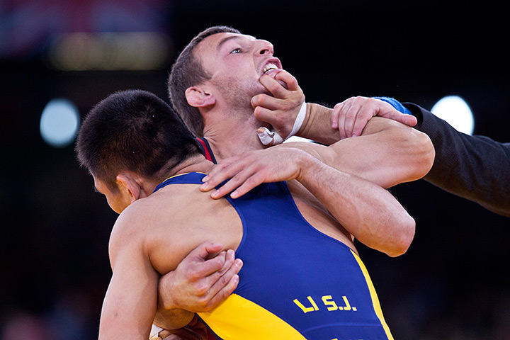 Greco Roman wrestling: Chinese Li Shujin and the Bulgarian Aleksandar Stoyanov Kostadinov