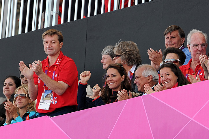 wills and kate olympics: Kate watches Team GB men's hockey team v Pakistan at the Riverside Arena
