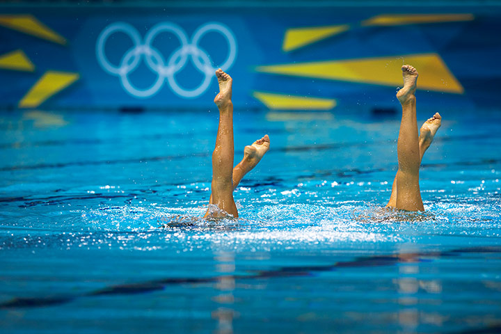 Synchronised duets: Duet legs