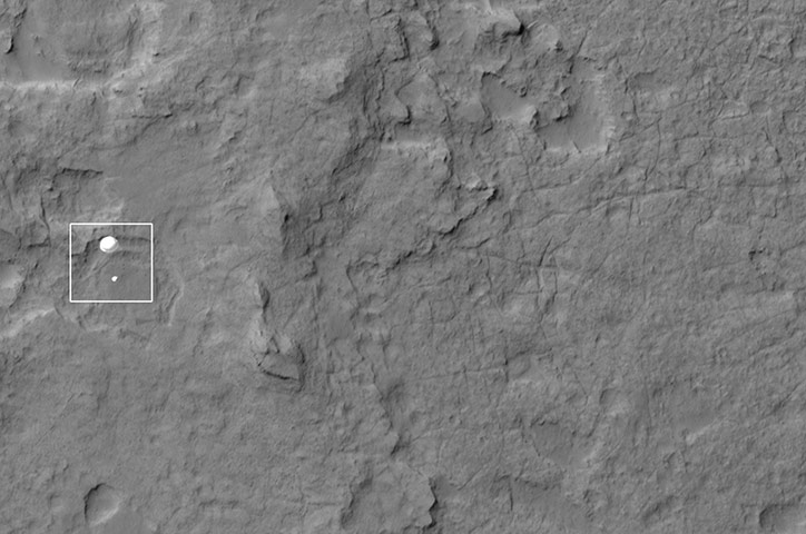 Mars Curiosity Rover : Curiosity Spotted on Parachute by Orbiter