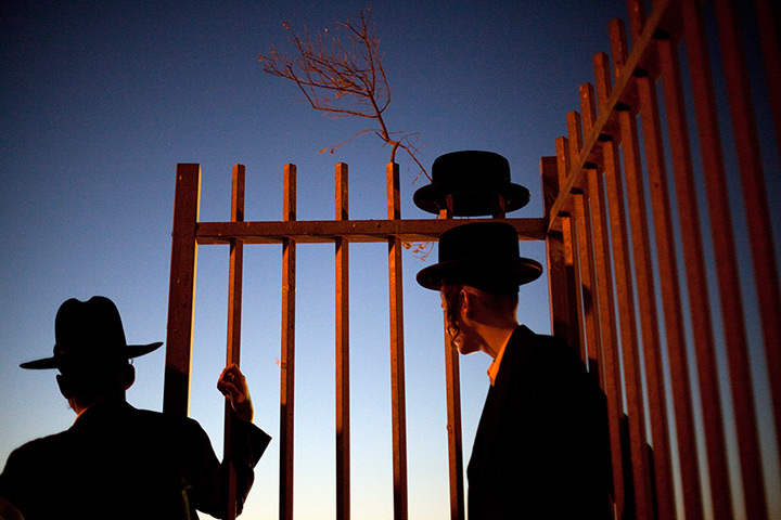 24 hours: Beitar Illit, West Bank: Ultra-Orthodox Jews listen to their rabbi 