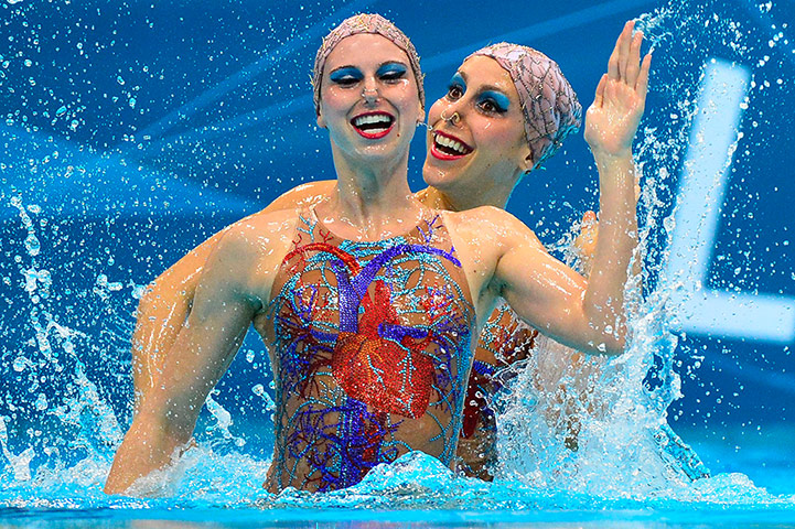 Synchronised swimming: Brazil's Lara Teixeira and Brazil's Naya