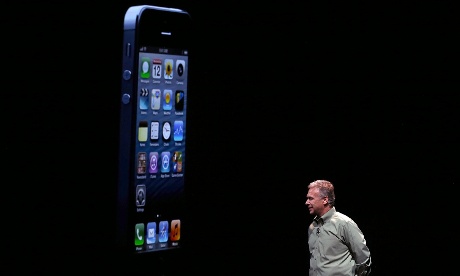 Phil Schiller with the new iPhone 5.