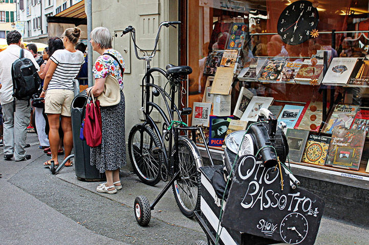 Guardian Camera Club: Overthemoon participates in the summer events assignment