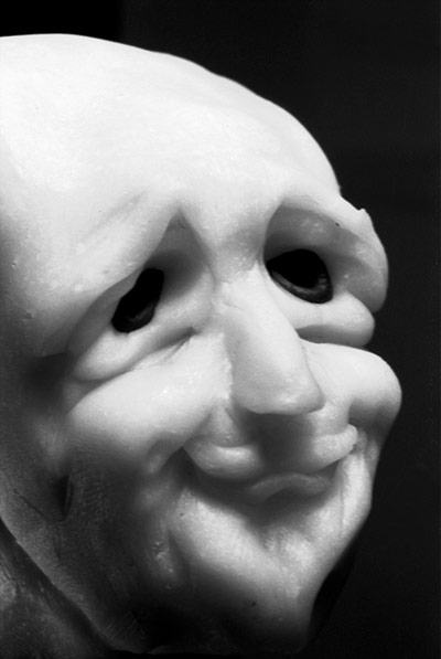 Thomas Schutte: Innocenti 1994, photograph, 75 x 50cm