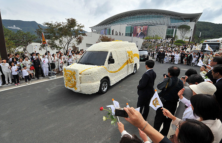 24 Hours: A funeral car containing the body of Sun Myung Moon