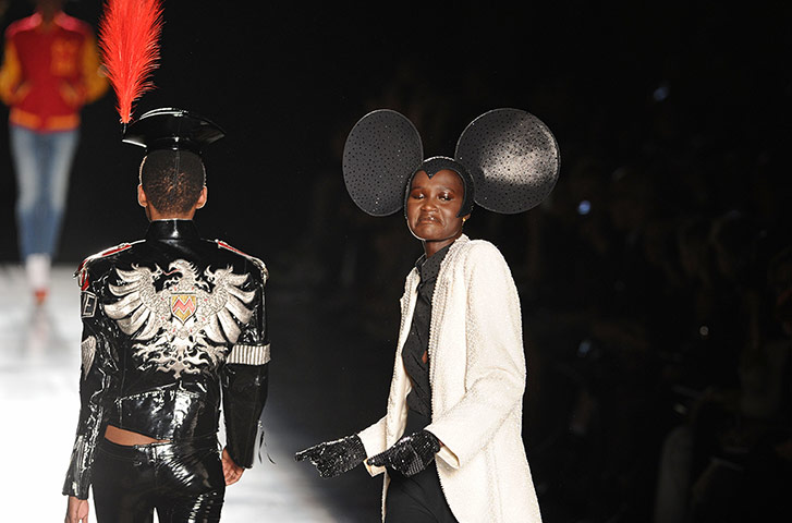 Philip Treacy: Philip Treacy show, Spring Summer 2013