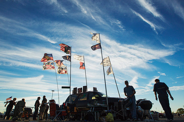Week in Music: Bruce Springsteen fans grill food before going to his concert