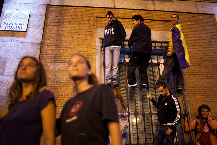 Madrid update: Protesters from 15M movement attempt to Occupy the Parliament