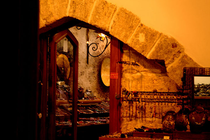 Guardian Camera Club: Teleri Williams participates in framing a subject assignment