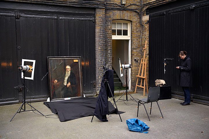 paintings: Photographing outside Cutty Sark Trust & Trinity Laban Conservatoire