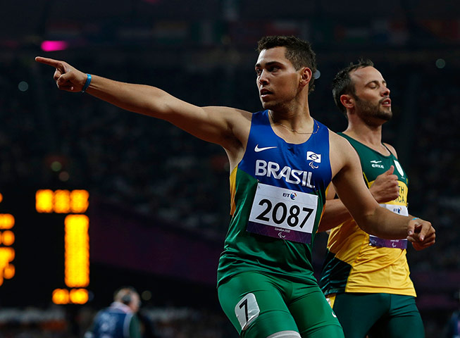 Oscar Pistorius: Brazil's Oliveira beats South Africa's Pistorius