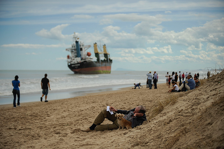 24 hours: Valencia, Spain: cargo ship runs aground