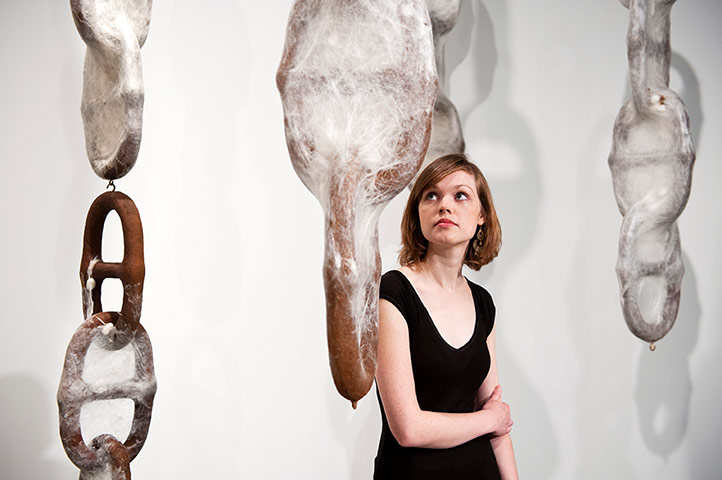 Art of Change: Chains: The Unbearable Lightness of Being by Liang Shaoji