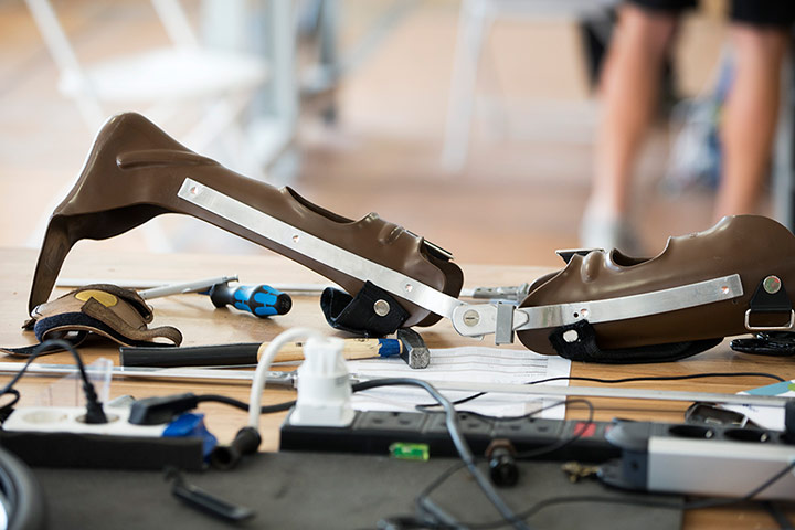 ottobock workshop: A Knee-Ankle-Foot-Orthosis (KAFO) has come in for repairs to a knee joint