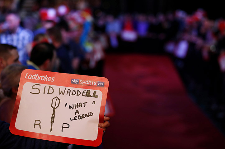darts: Tribute sign to Sid Waddell