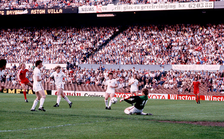 Joy of Six: Nigel Spink saves