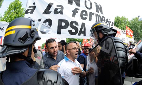 PSA Peugeot Citroën workers demonstrating