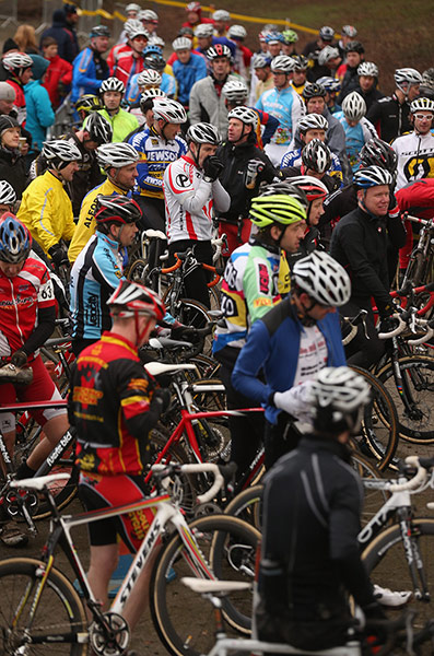 Cyclo-cross: Competitors await the start of the 'Veteran 40-49 Men' race