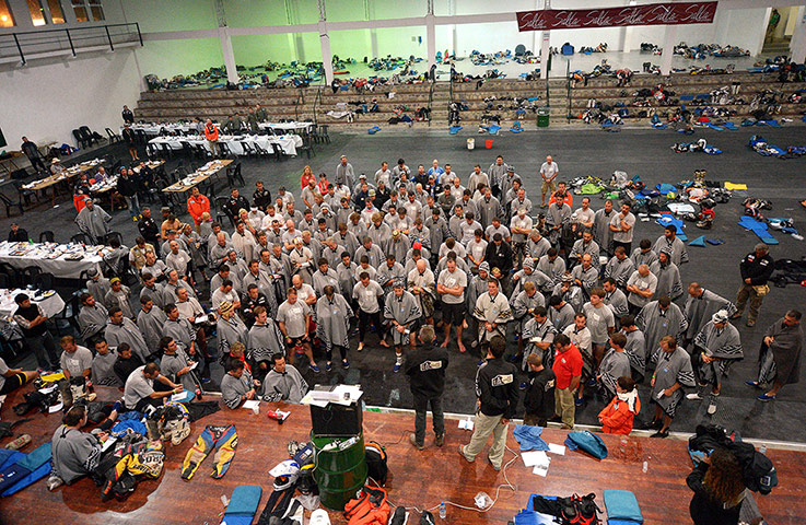 Dakar 2013: Dakar Rally competitors hold a minute's silence