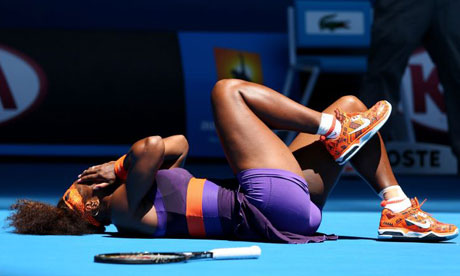 Serena Williams wrenched her ankle but recovered to defeat Edina Gallovits-Hall.