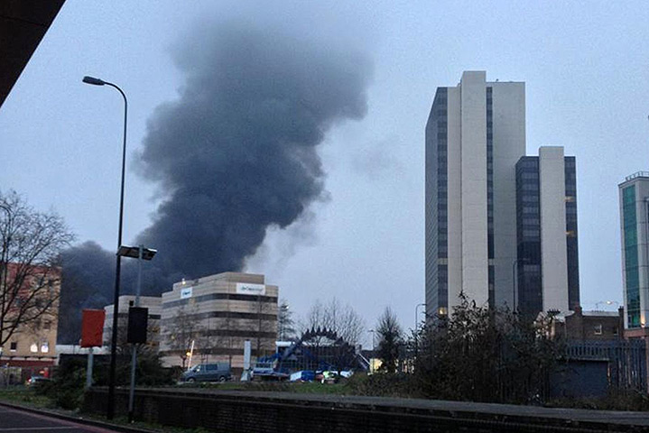 Helicopter crash: Helicopter crash in Vauxhall, London, Britain - 16 Jan 2013