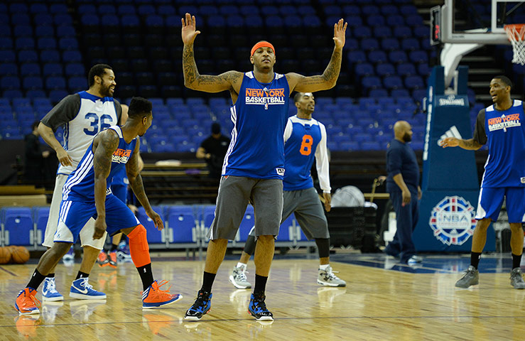 NBA training: Anthony gestures during training