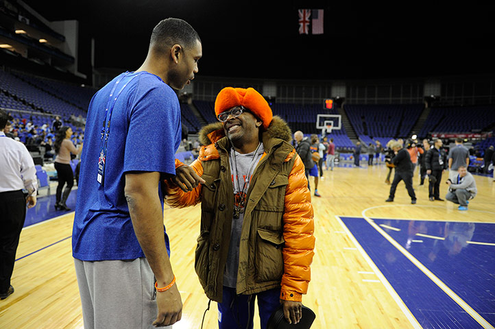 NBA training: Spike Lee chats with Nicks player at NBA basketball practice