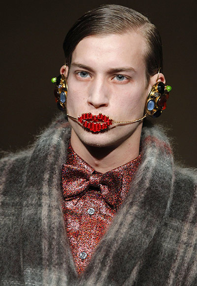 http://static.guim.co.uk/sys-images/Guardian/Pix/pictures/2013/1/17/1358420875288/Walter-Van-Beirendonck-sh-011.jpg