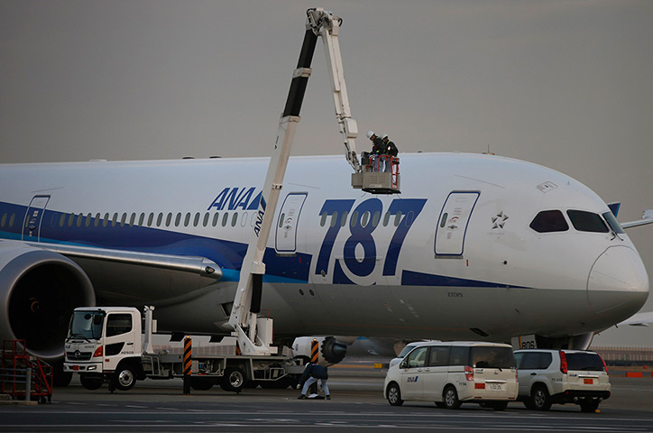 Dreamliner problems: 16 January: All Nippon Airways (ANA) mechanics work on the 787 