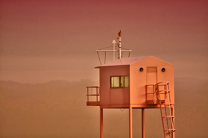Your Pictures: Pastels: A pastel-pink hut on the eastern breakwater at the entrance to Cardiff Bay.
