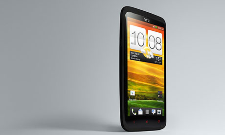 HTC One X+ sold without a charger in UK by O2