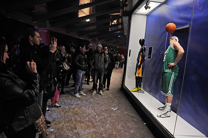 NBA: Entertainment for the NBA fans at the O2 Arena