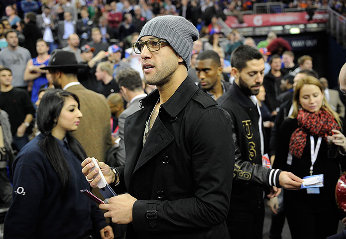 NBA 2: Tim Howard, Clint Dempsey and Sylvain Distin at the NBA basketball