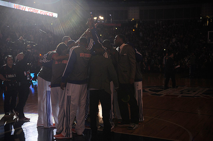 NBA 2: The New York team huddle before tip-off