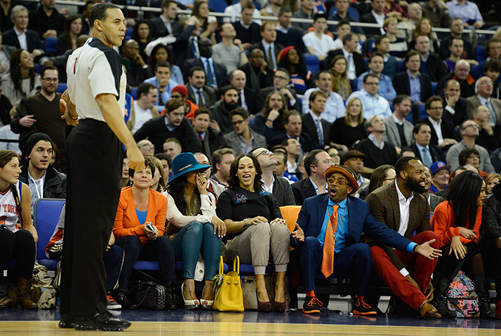 NBA 2: Spike Lee complains to a referee at the NBA basketball