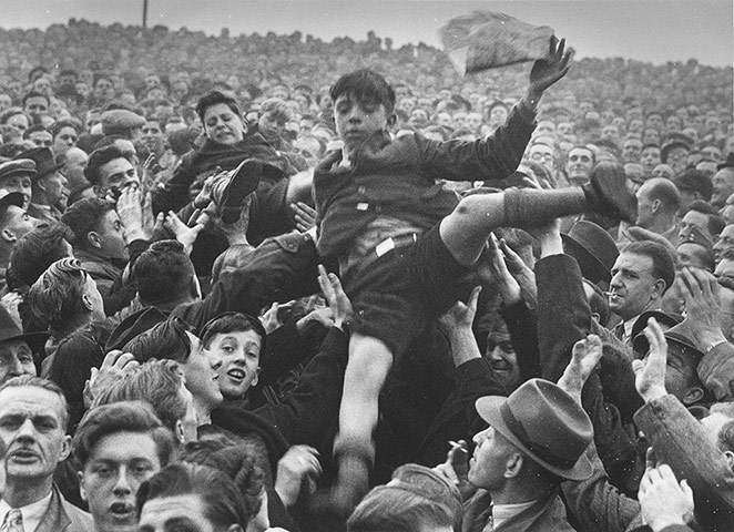 Chelsea v Arsenal: Young fans at Chelsea v Arsenal