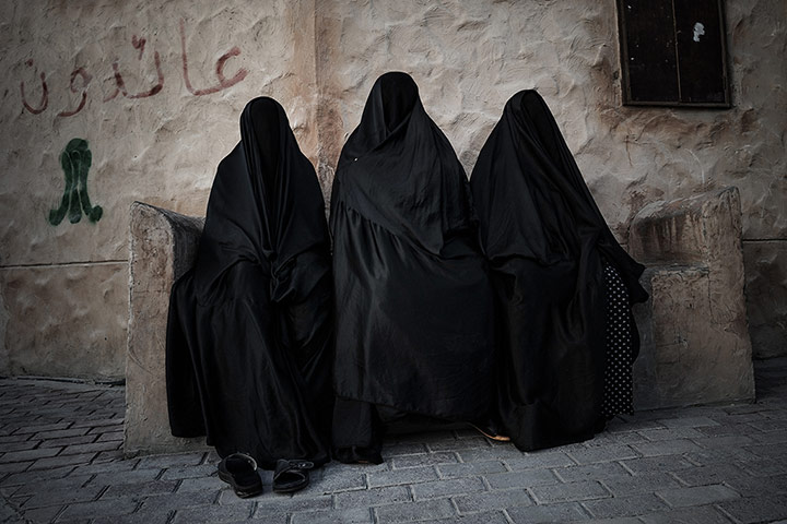 20 Photos: Bahraini Shiite Muslim women at the funeral of Habib Ebrahim Abdullah