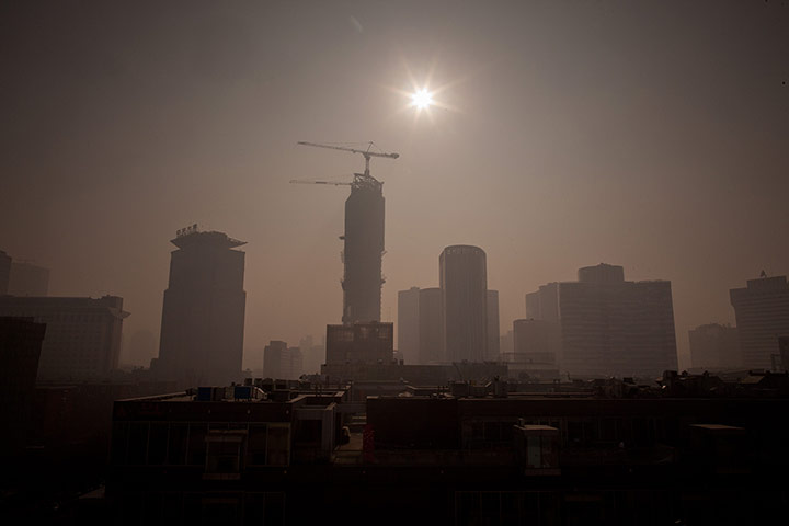 smog crisis in China: Severe pollution clouds the Beijing skyl