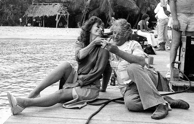 michael winner: Sophia Loren and Michael Winner on the set of Firepower in 1978