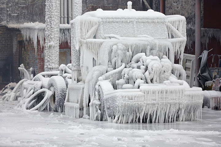 us cold snap: chicago truck 