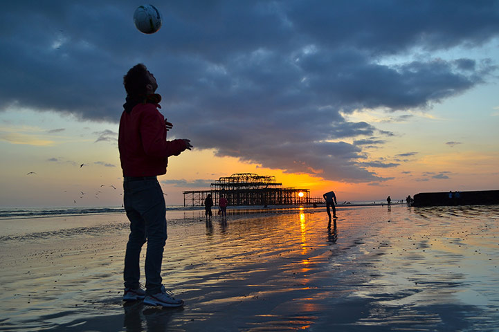 Sam Howard: In Brighton, the beach and promenade is where all the action happens. I captured Italian Fran showing off his footy skills on the beach among a flurry of seagulls and people taking a walk.  READER´S TRAVEL COMPETITION Brighton beach 009