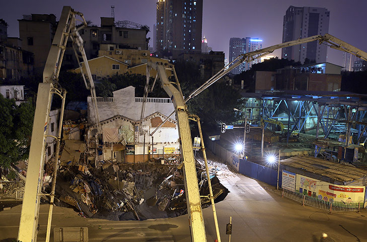 Sinkhole gallery: A huge cave in, Guangzhou, China 