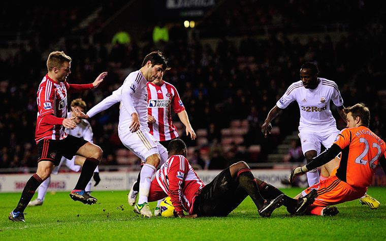 tuesday matches 3: Danny Graham shot is blocked