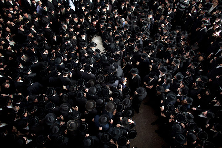 20 Photos: Funeral Held For Rabbi Abraham Jacob Friedman of Sadigura Hasidic Dynasty