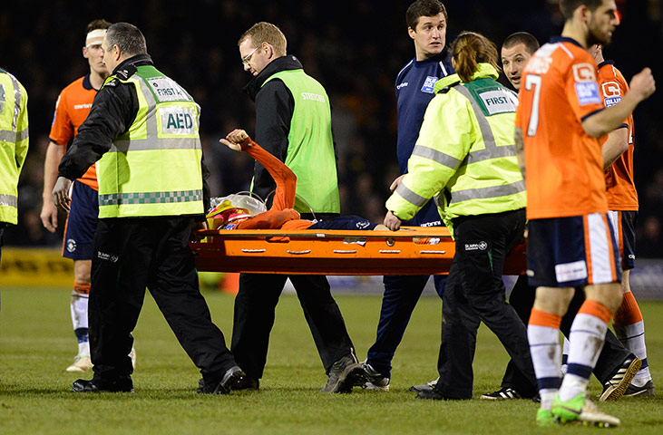 luton v wolves: Luton's JJ O'Donnell gives a thumbs up 