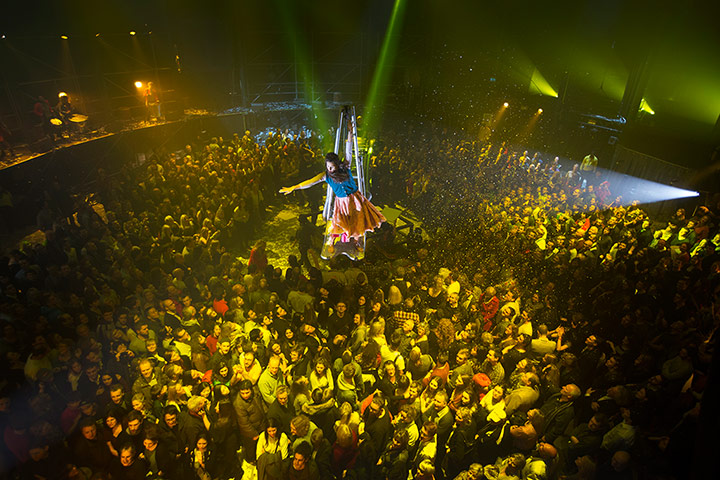 Fuerzabruta: Fuerzabruta at the Roundhouse in London
