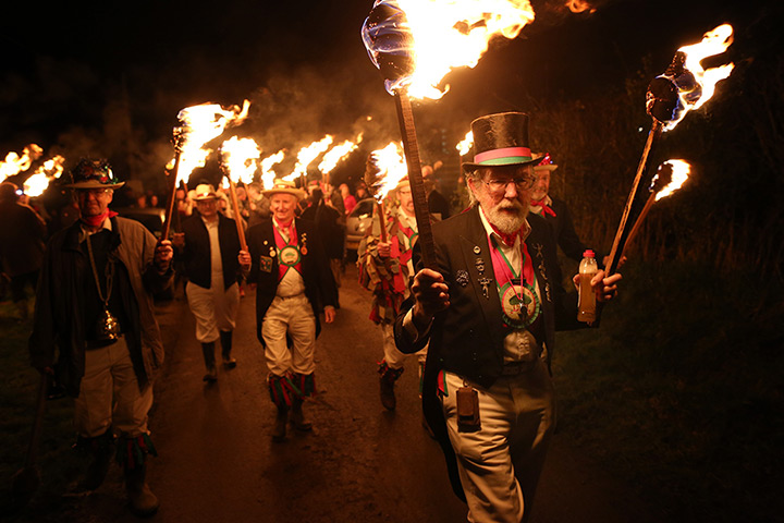 24 hours: Bolney, United Kingdom: Apple Howling ceremony 