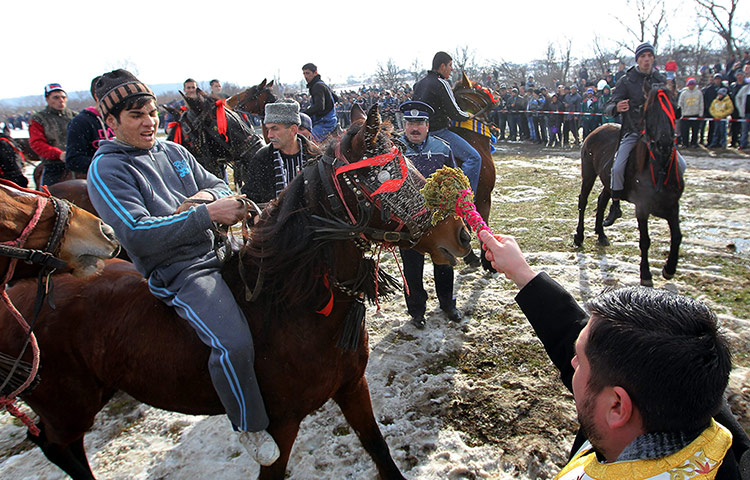 Epiphany Day: Epiphany Horse Race 
